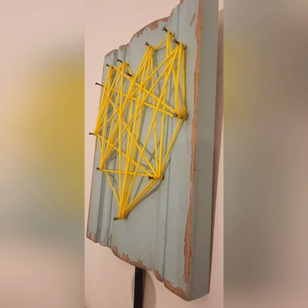 Heart-shaped string art thread hook hanger!